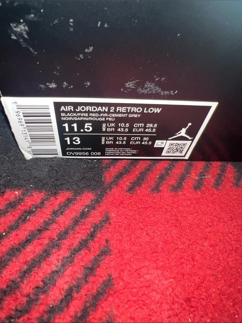 Jordan Men's Black and Red Low-Top Sneakers